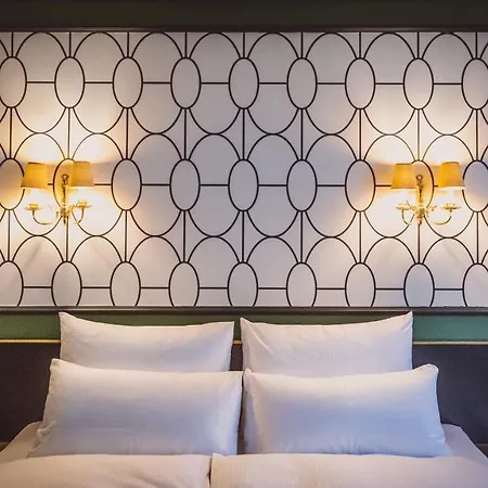 Henri Siebterbezirk Hotel 4*