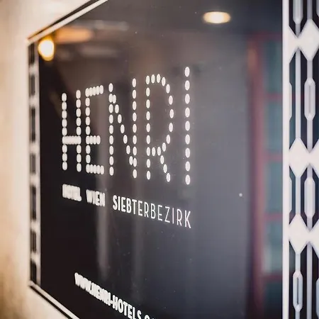 Henri Siebterbezirk Hotel 4*