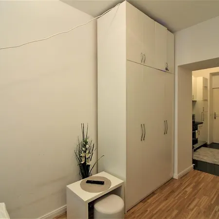 Small Studio Close To Center Apartment Vienna