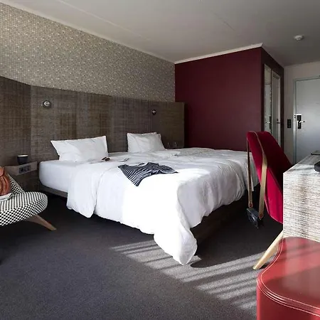 Pentahotel Hotel 4*