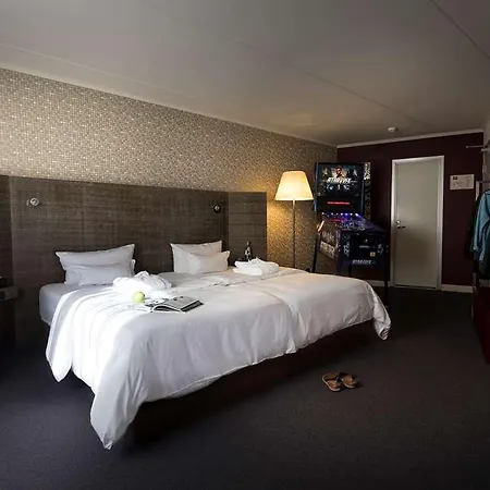 Pentahotel Hotel