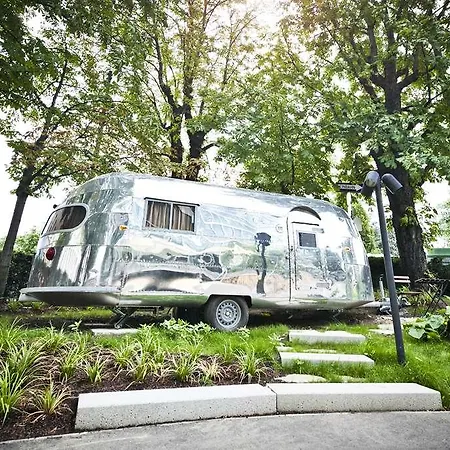 Daniel - Smart Lifestyle Near Centre Hotel 4*