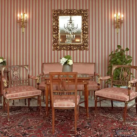 Hotel Henri Siebterbezirk 4*