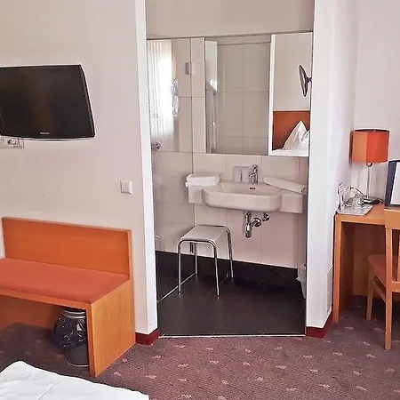 Hotel Fabrik 3*