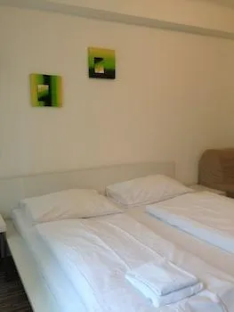 Kriehubergasse By Ichbucheat Apartment Vienna