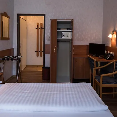 Admiral Hotel 3*
