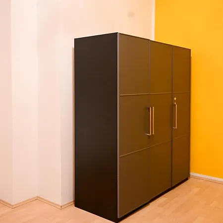 Amazing Altes Akh Apartment