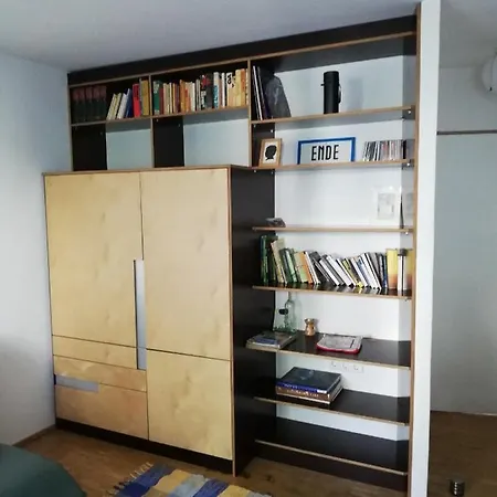 Frühstückspension In Maisonette With Garden, Parking Place *