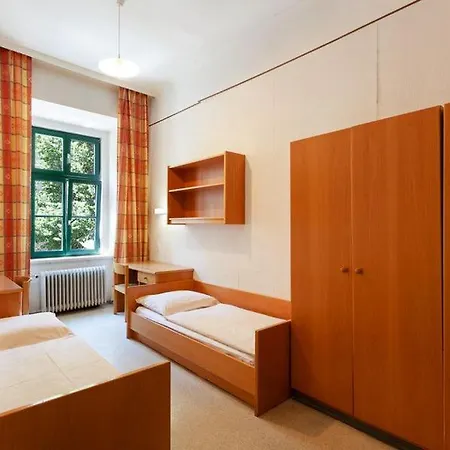 Porzellaneum Hostel *