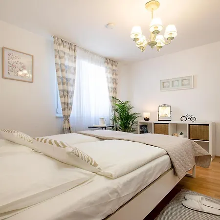 Apartment Oasis *