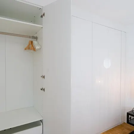 | Rent Now From 1 Week: Furnished 1 Bedroom In 1020 *