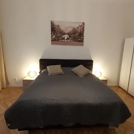 Angelika Vienna