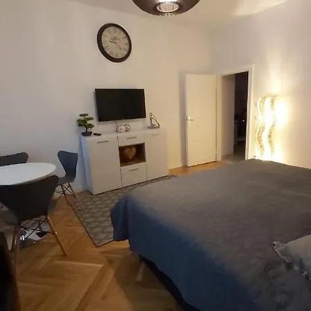 Angelika Vienna