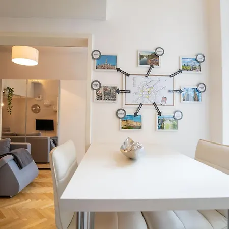 Apartment Cozy Modern Nest In The Heart Of With Netflix *