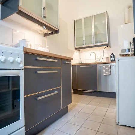Cozy Modern Nest In The Heart Of With Netflix Apartment *