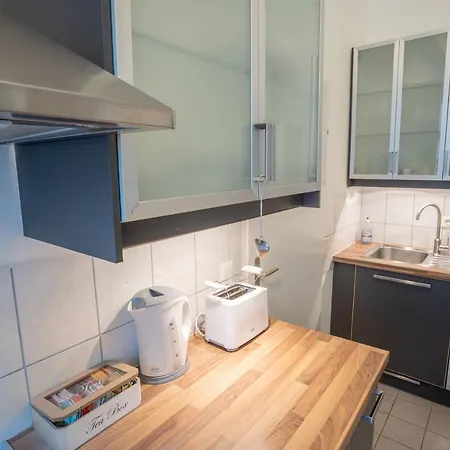 Cozy Modern Nest In The Heart Of With Netflix *