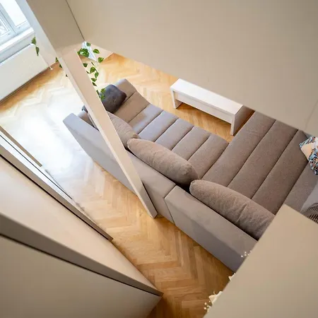 Cozy Modern Nest In The Heart Of With Netflix *