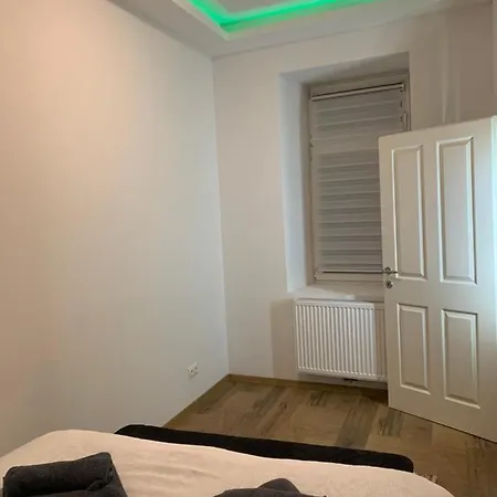 Royal Palace Apartment
