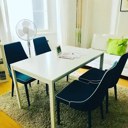 The Barts Center - Self Check-in Apartment *