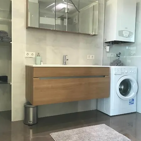 The Barts Apartments - Self Check-In *