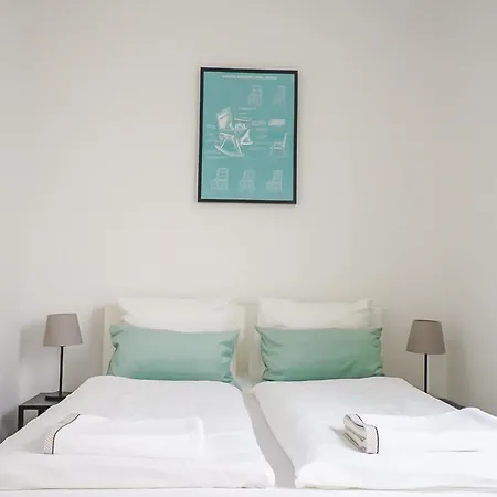 Wonderful Big Near Yppen Market * Vienna