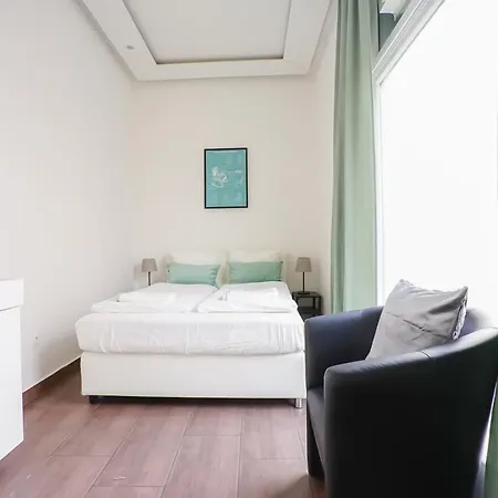 Wonderful Big Near Yppen Market Apartment *