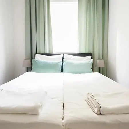 Wonderful Big Near Yppen Market Apartment