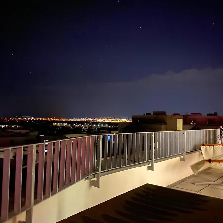 Sonnenwohnen Penthouse Direkt Bei U-bahn Und Therme Mit Anbindung Ins Zentrum Apartment Vienna