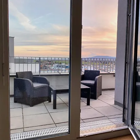 Apartment Sonnenwohnen Penthouse Direkt Bei U-bahn Und Therme Mit Anbindung Ins Zentrum Vienna