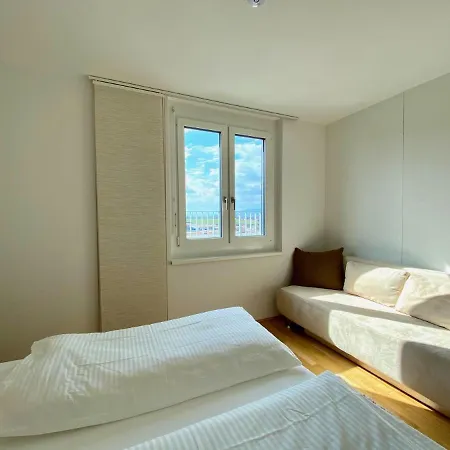 Apartment Sonnenwohnen Penthouse Direkt Bei U-bahn Und Therme Mit Anbindung Ins Zentrum *