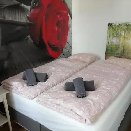 Near Yppenplatz & Brunnenmarkt Apartamento