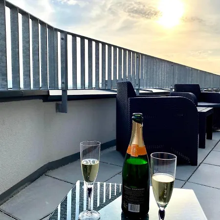 Sonnenwohnen Penthouse Direkt Bei U-bahn Und Therme Mit Anbindung Ins Zentrum Apartment Vienna