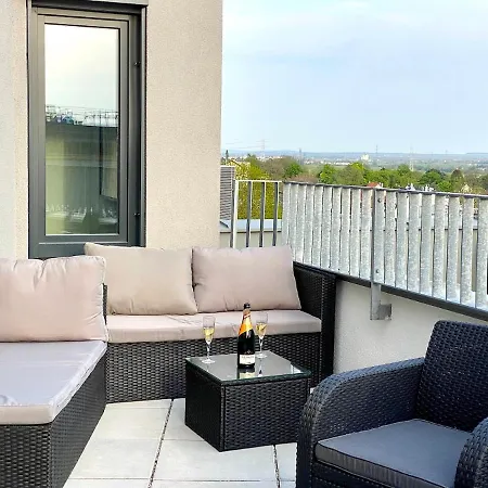 Sonnenwohnen Penthouse Direkt Bei U-bahn Und Therme Mit Anbindung Ins Zentrum