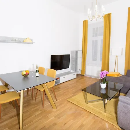 Rosenstein By Family & Apartment