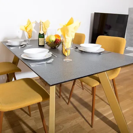 Rosenstein By Family & Apartment