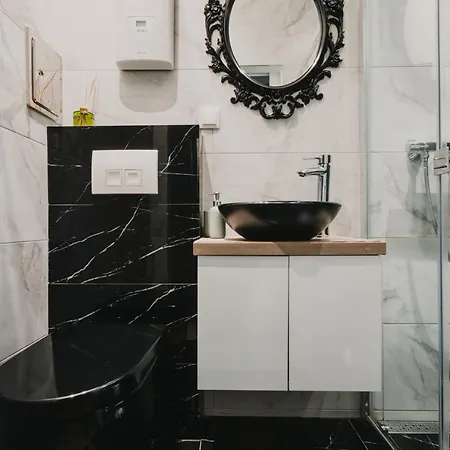 Zeus Design Lovely Apartment Vienna
