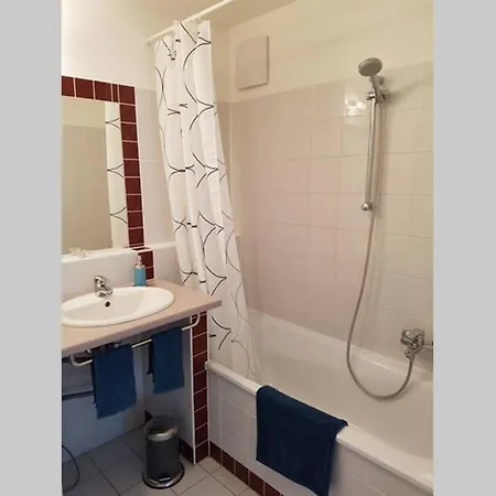Bright In Hip & High Quality Neighborhood Apartment *