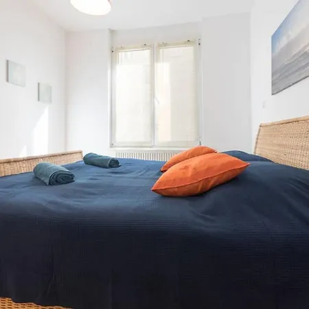 Apartment Bright In Hip & High Quality Neighborhood *