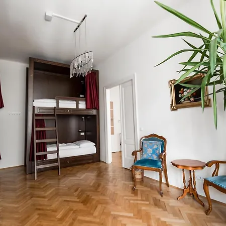 Boutique - Premium Hostel *