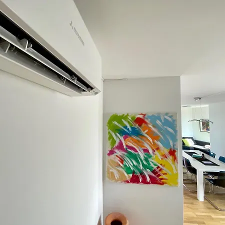 Sonnenwohnen Penthouse Direkt Bei U-bahn Und Therme Mit Anbindung Ins Zentrum *