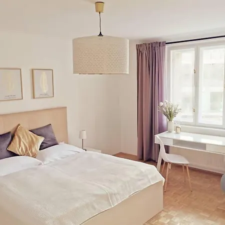 Apartment Gorilla - Station 100 Meters Away *