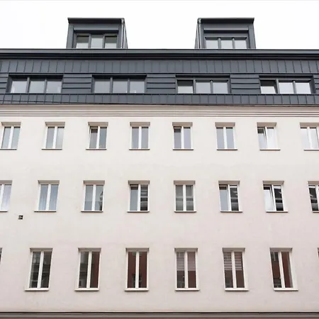 Charmante L Bg8 * Vienna