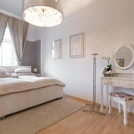 Apartment Central And Chic - The Big One *