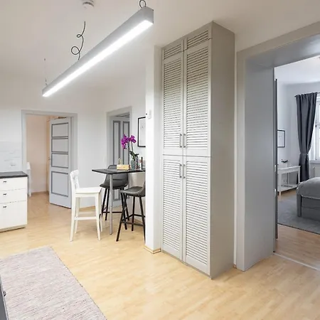Central And Chic - The Big One Apartment Vienna