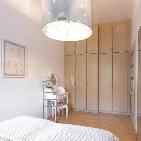 Central And Chic - The Big One Apartment Vienna