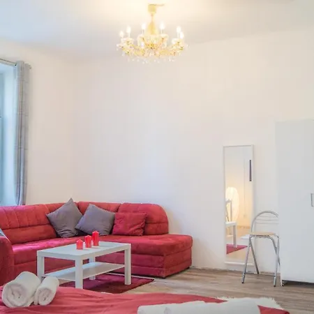 Apartment Spacious Shared Schoenbrunn