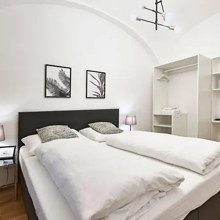 Vienne Crown 6 *