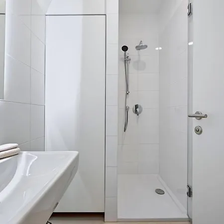 Crown 6 Apartment
