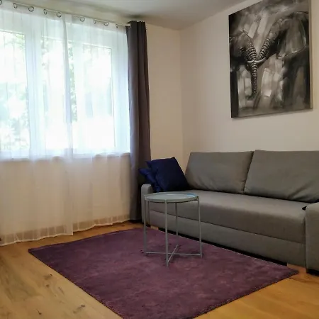 Cozy Nest Apartment *