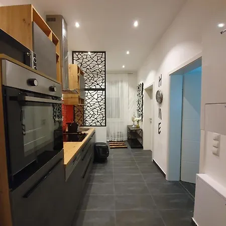 Frisch Renovierte Mit Einer Klimaanlage - Design Favoritenstraße 147